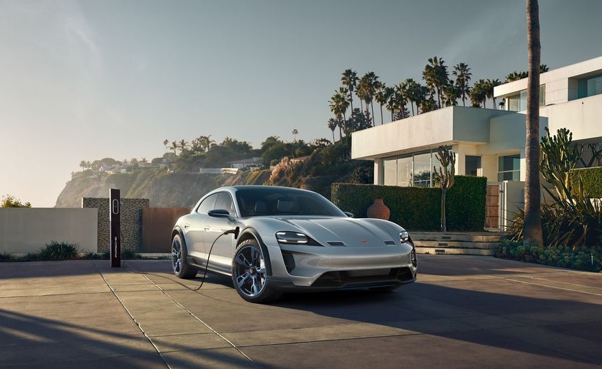 2021 Porsche Taycan Cross Turismo come with more Battery Capability